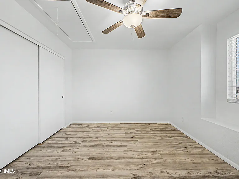 7637 W North Ln — Photo 25