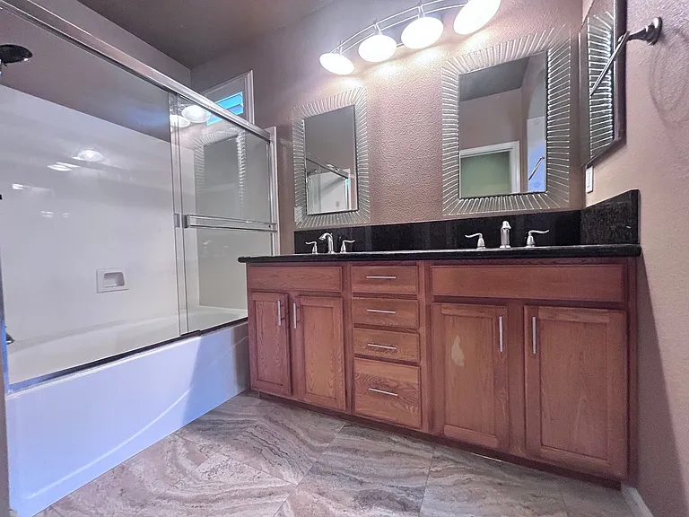 201 Ferry Cir — Photo 12