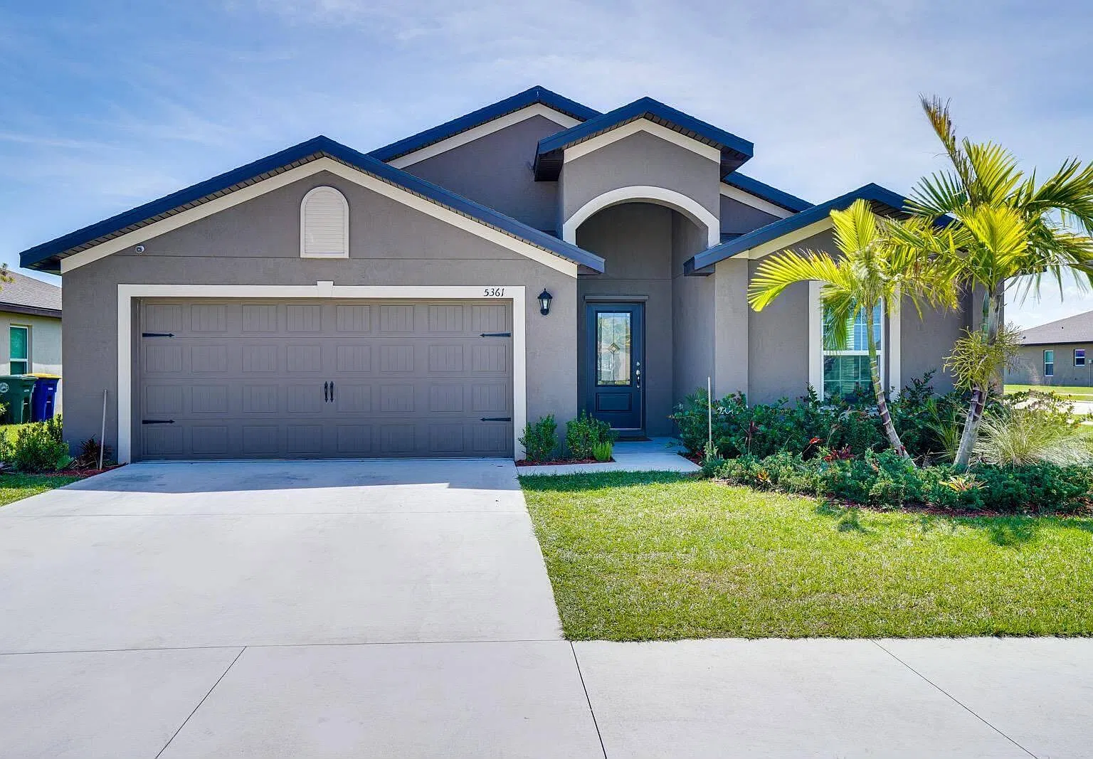 4 bed, 2.0 bath, 1851 sqft, $2,500 — Photo 2