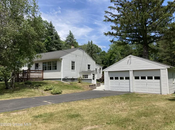 111 Guideboard Road, Waterford, NY 12188