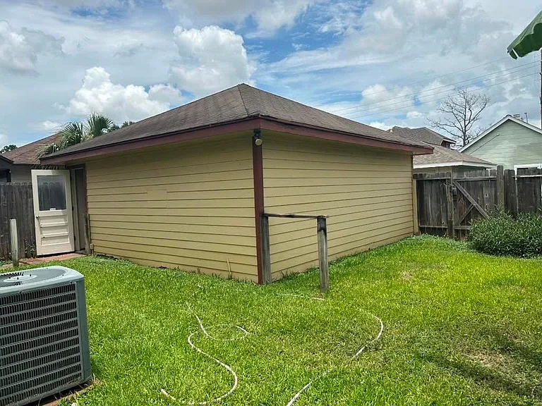 8623 Beechcrest St — Photo 44