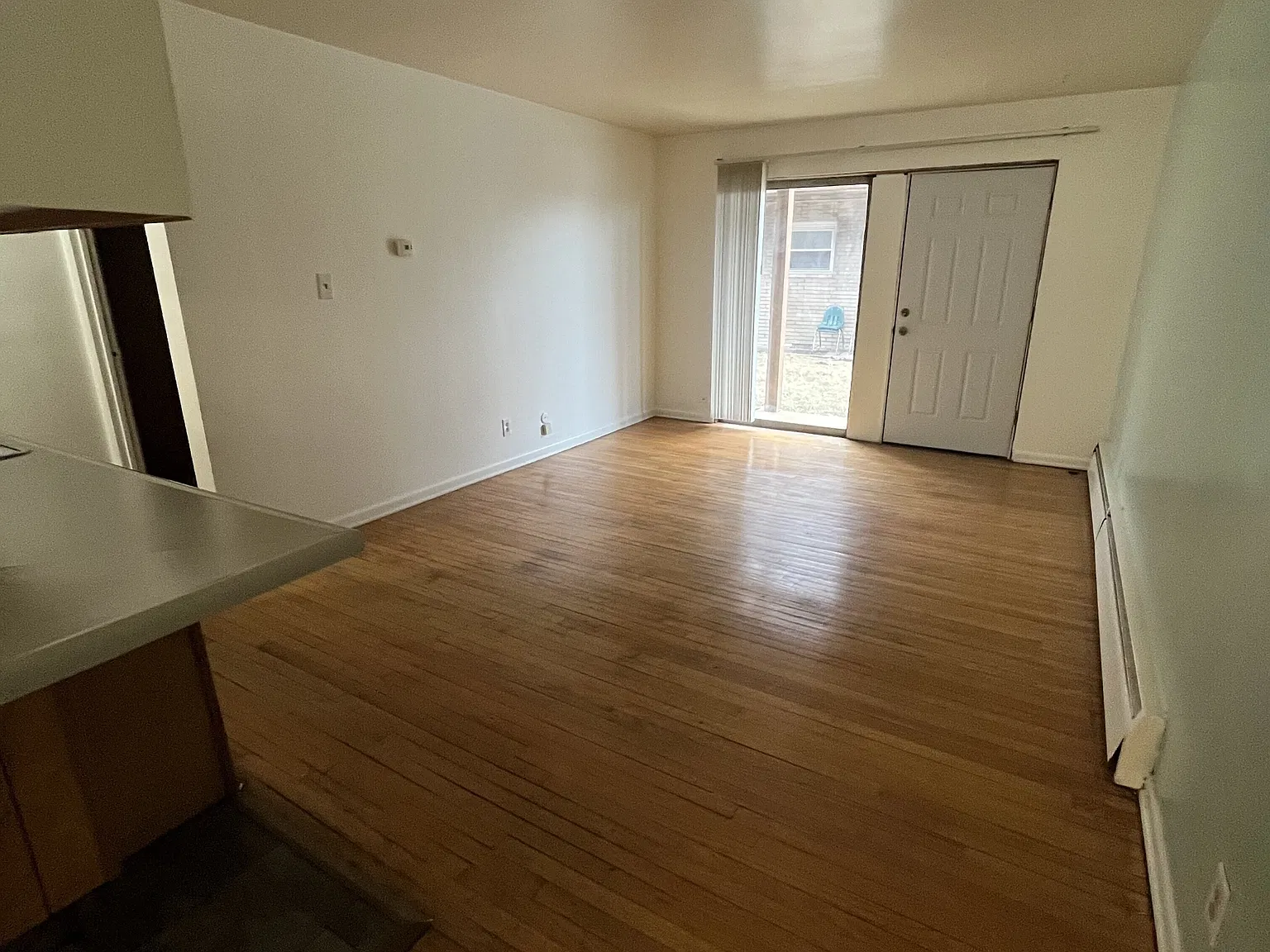 5912 Forest Ave — Photo 2