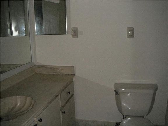 4th image of 550 NW 214th St APT 102-6