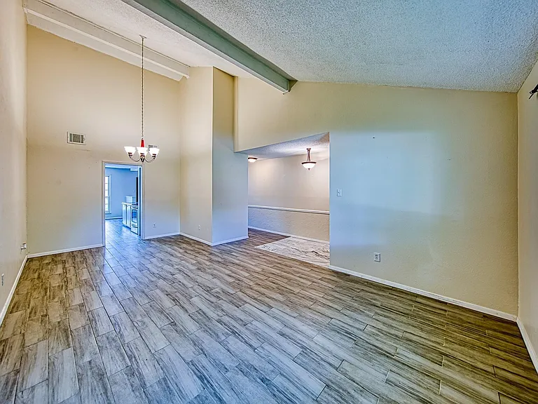 22411 Elsinore Dr — Photo 12