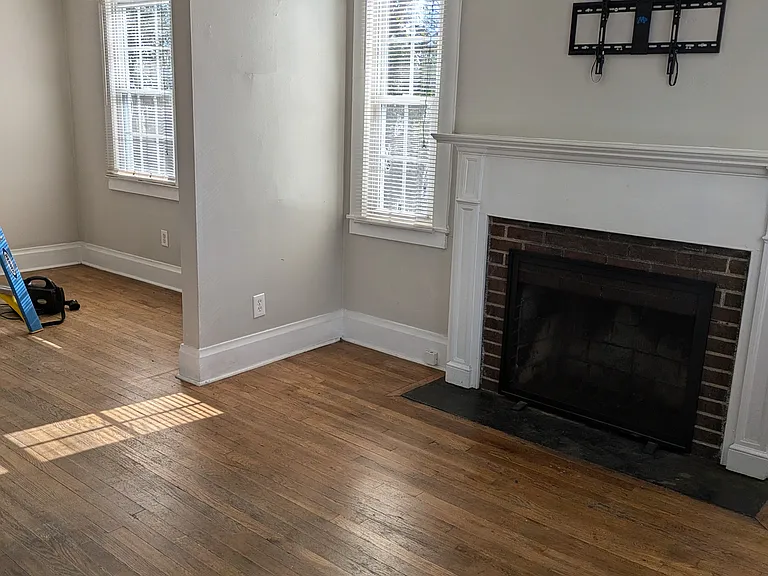 1526 Heath St — Photo 7