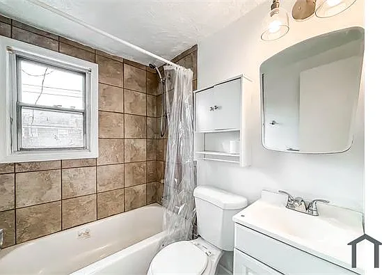 414 Avondale Rd — Photo 15