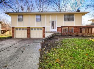 2312 SW Keystone Dr, Blue Springs, MO 64014