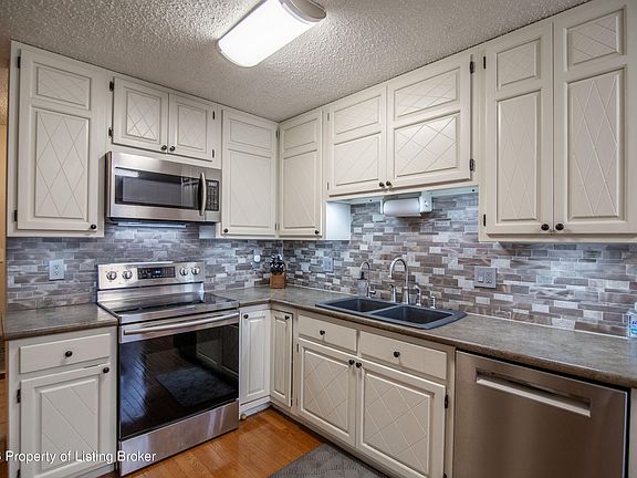 5th image of 1013 Cypress Dr