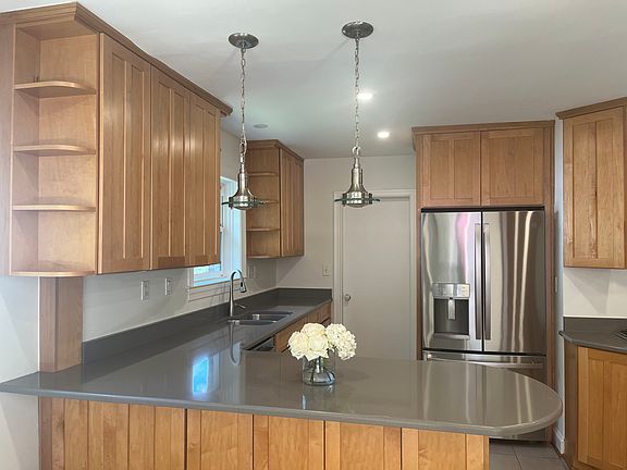 4th image of 5617 6th St S