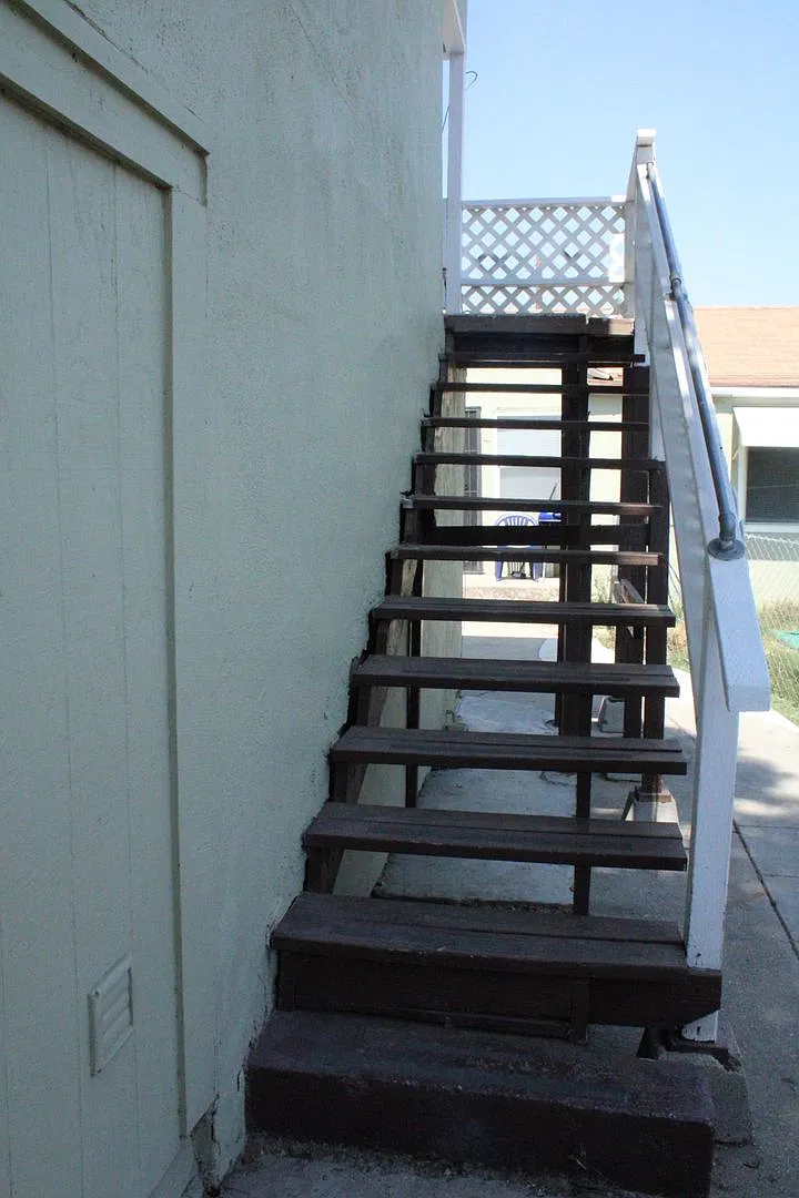 *Move In Special-Half Off!* - Upstairs 1 Bedroom, 1 Bathroom Unit In Antioch With Yard And Storag... — Photo 2