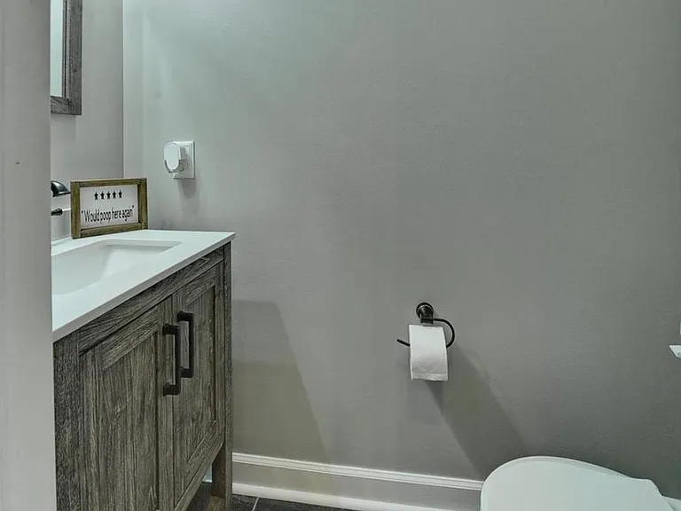 2302 Quartz Dr — Photo 8