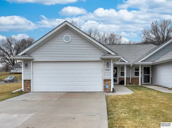 7908 S 24th St, Bellevue, NE 68147