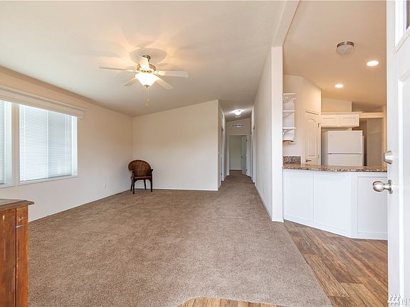 5th image of 3611 I St NE Unit 410