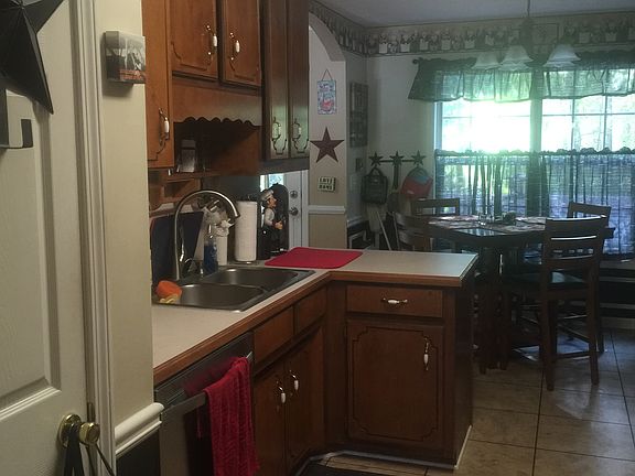 4th image of 396 Towler Dr