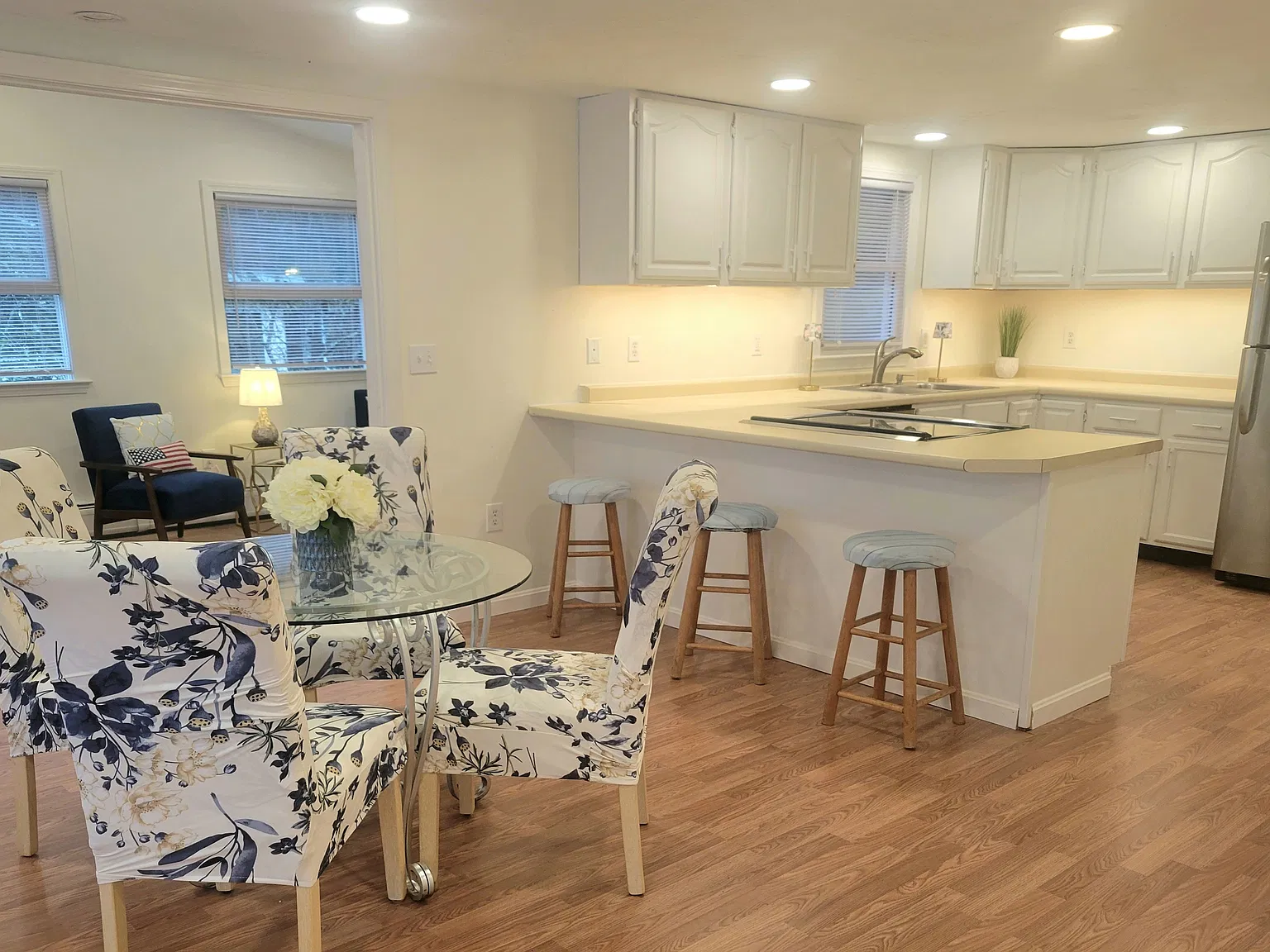 3 bed, 2072 sqft, $2,750 — Photo 2