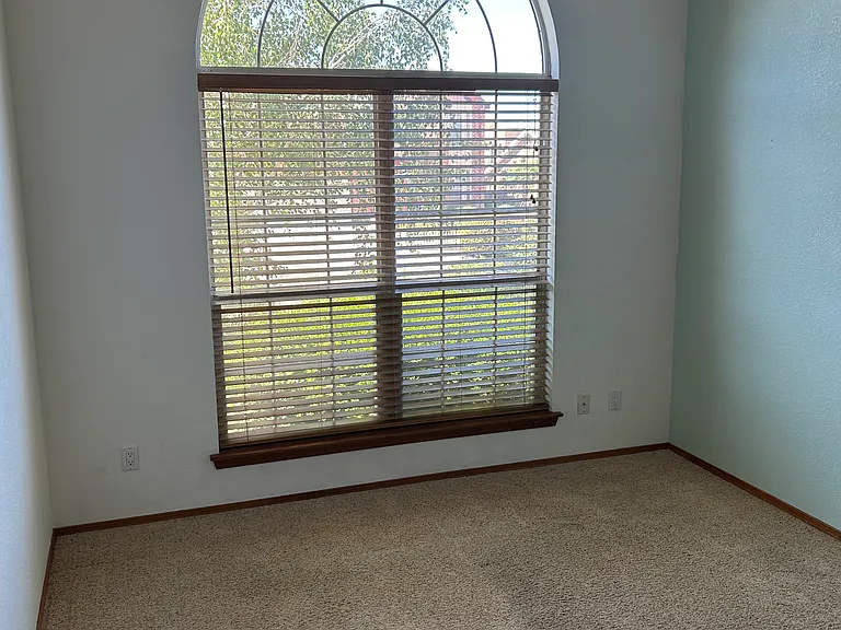 9539 Palomas Ave NE — Photo 12