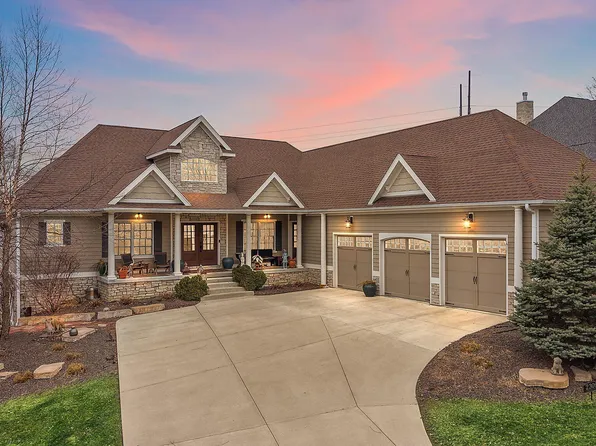 2309 Throughwoods Dr, Valparaiso, IN 46385