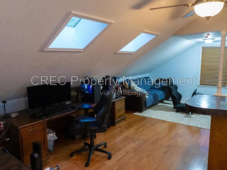 114 Queensbury Cir — Photo 17
