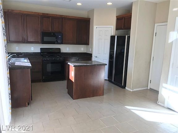 4th image of 9556 Whiptail St