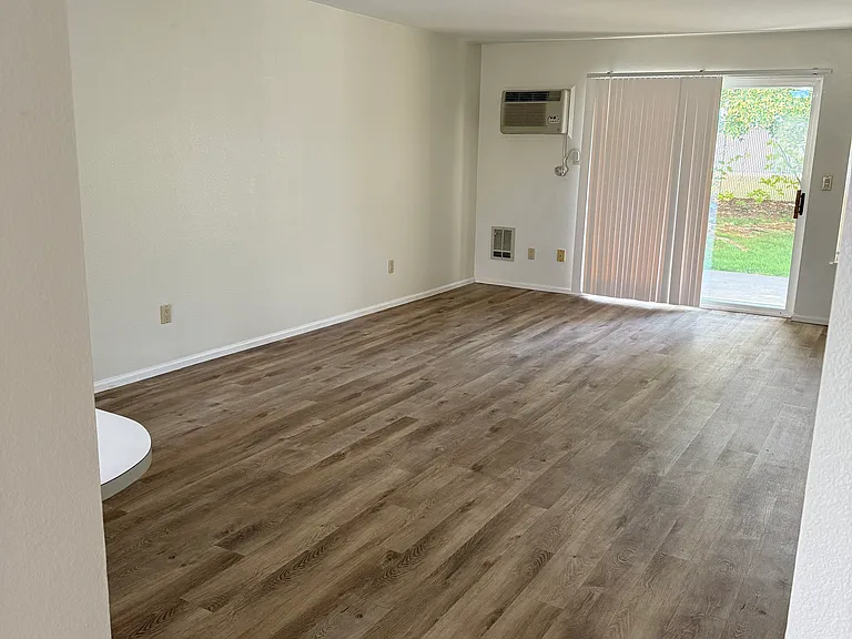 910 N 34th Ave #B — Photo 5