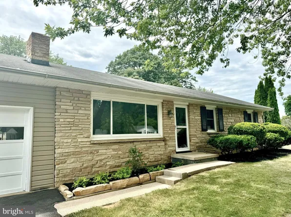951 Noland Dr, Hagerstown, MD 21740