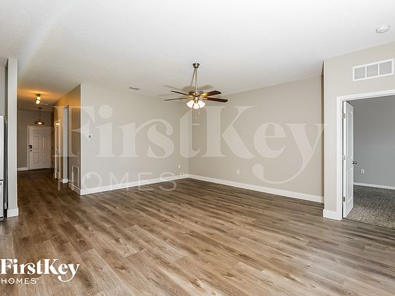3rd image of 362 Eaglecrest Dr
