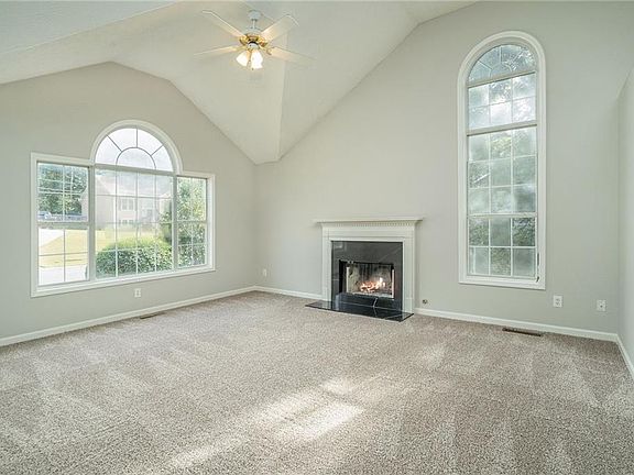 3rd image of 2320 Castle Royale Dr