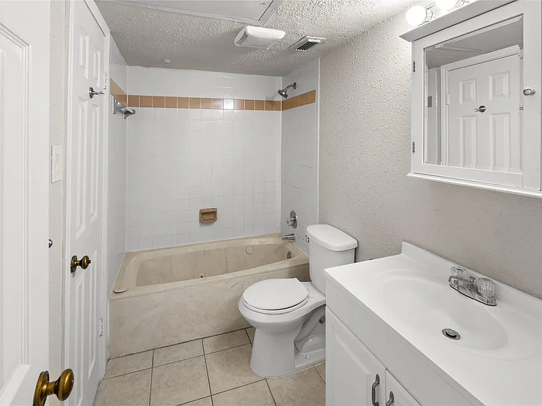 3663 Nasa Pkwy #403 — Photo 16