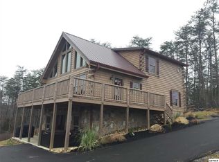 709 Rondayview Ln, Sevierville, TN 37876