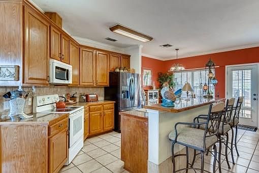5th image of 22338 Briarcliff Dr