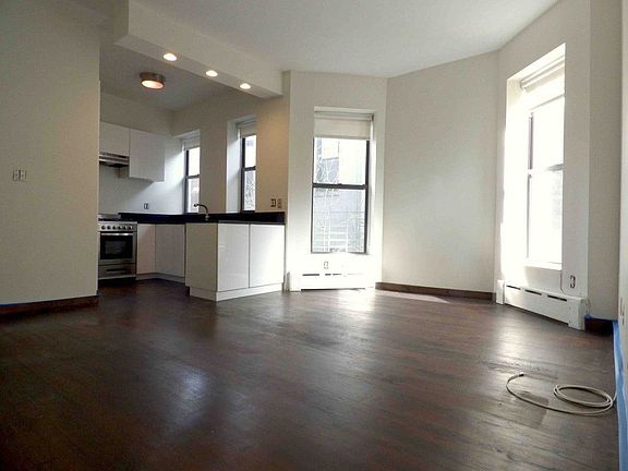 3rd image of 50 W 105th St APT 3B