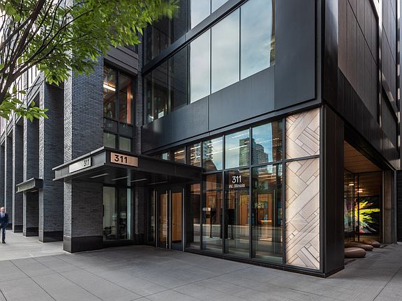 5th image of 311 W Illinois St #5096924