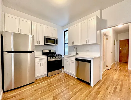 Rented by Parlor Real Estate Corp | media 1