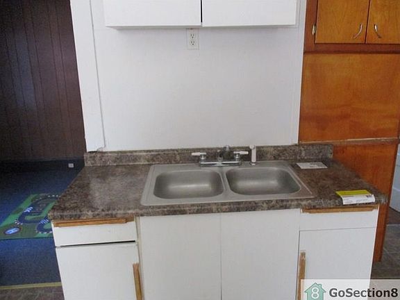 4th image of 402 N Henrietta Ave