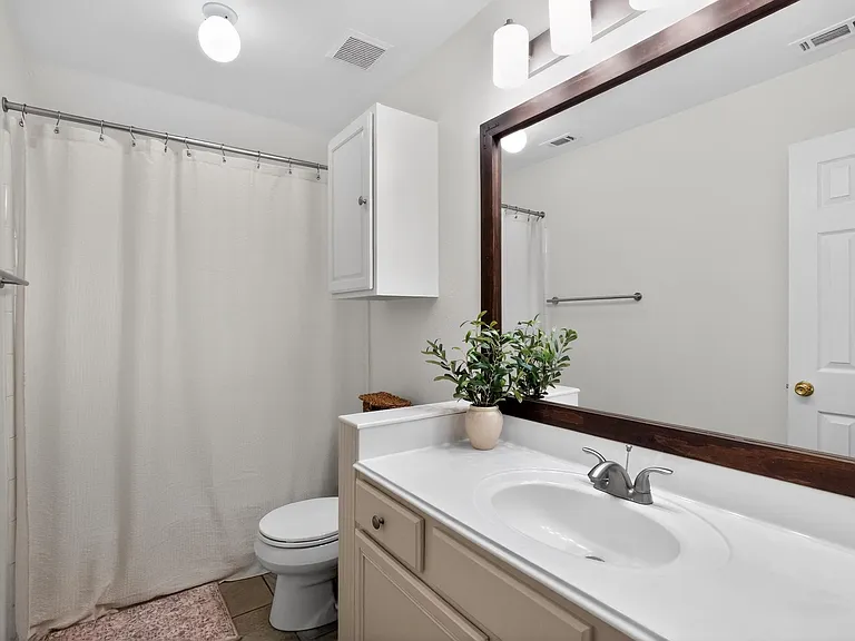 300 N Carriage Hills Dr — Photo 12