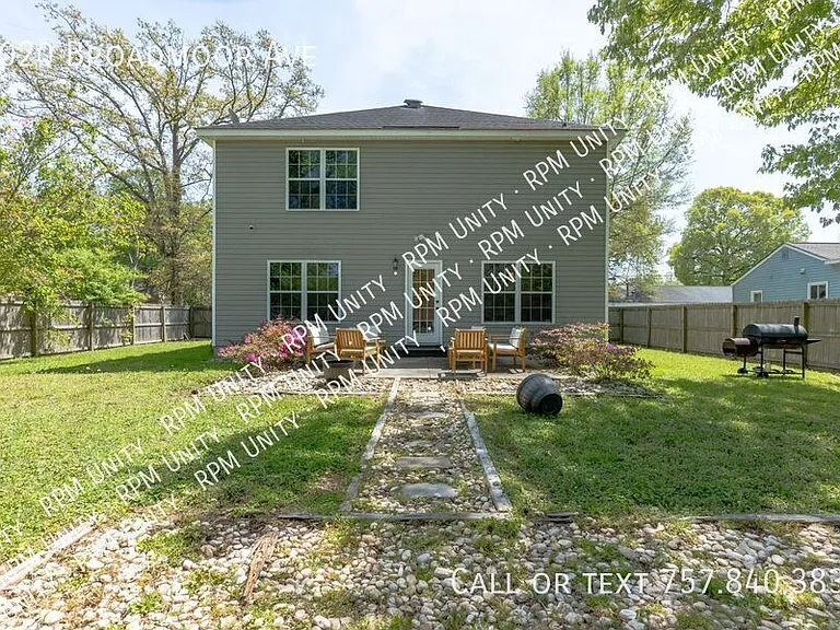 2020 Broadmoor Ave — Photo 9