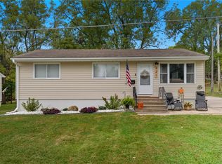 921 7th St SE, Mount Vernon, IA 52314
