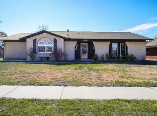 6820 E 48th St, Tulsa, OK 74145