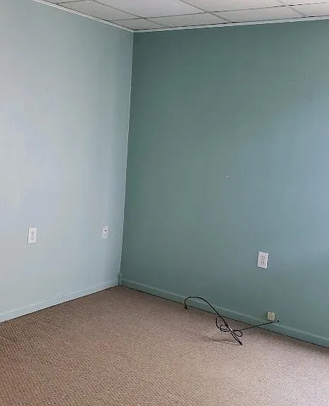1221 Garden Ln — Photo 2