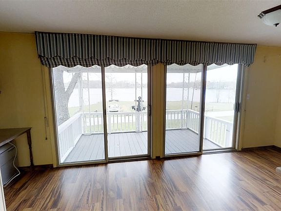 4th image of 1423 S Lakeshore Dr