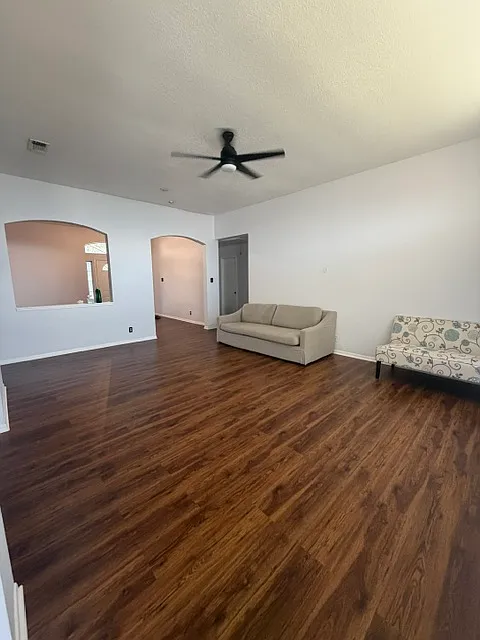 3 bed, 1707 sqft, $1,750 — Photo 3