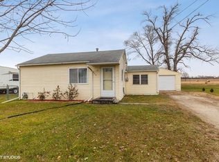 325 Elaine Dr, Waterloo, IA 50707