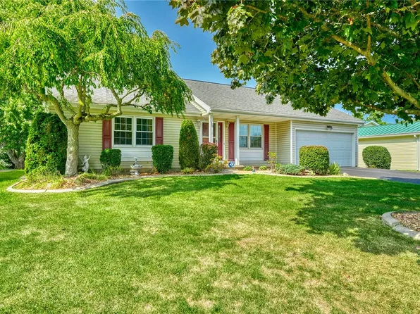 130 Limerick Ln, Rochester, NY 14606