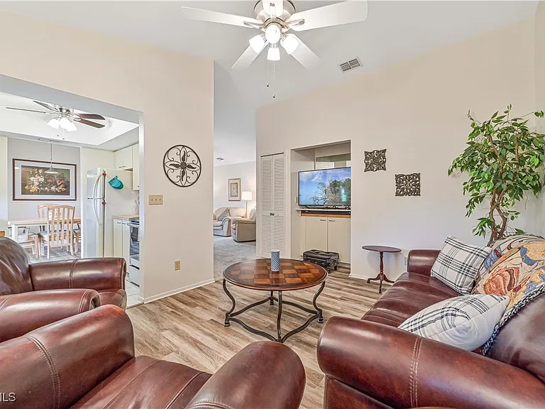 8366 Charter Club Cir #8 — Photo 10