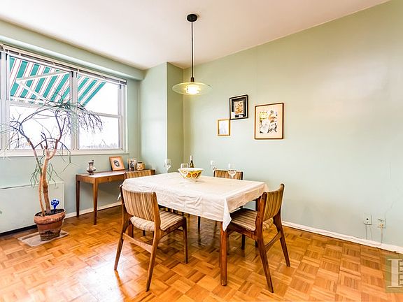 3rd image of 555 Kappock St APT 1S