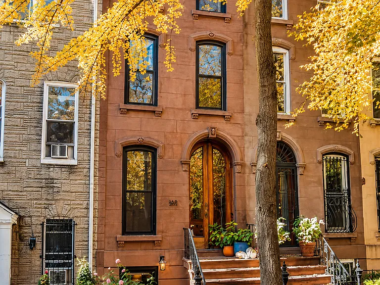 168 Saint James Pl — Photo 1