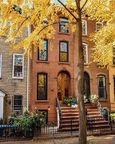 168 Saint James Pl Photo 1