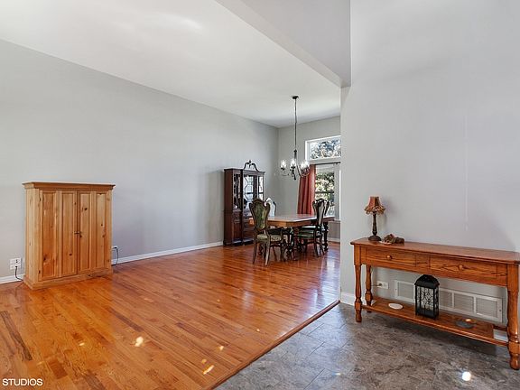 4th image of 161 Wright Dr