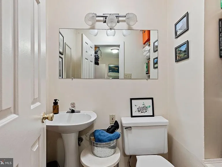 402 Fairmount Ave — Photo 6