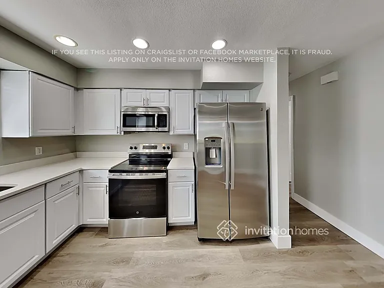 310 93rd Ave N — Photo 7